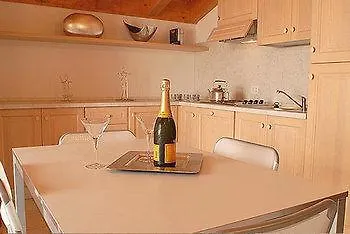 **** Apartmanhotel Ferretti Residence Garda Palace Peschiera del Garda Olaszország