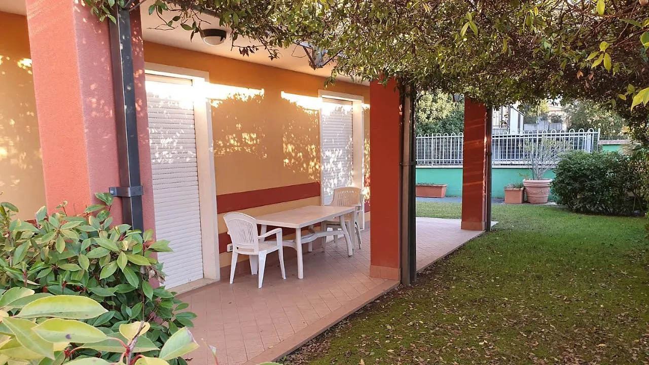 Ferretti Residence Garda Palace Peschiera del Garda 4*,  Italien
